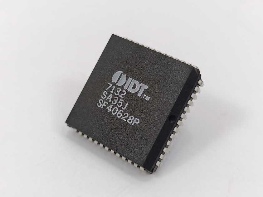 IDT 7132SA35J 2K x 8 Dual-Port RAM. Batch of 10 pcs.