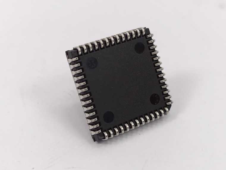 IDT 7132SA35J 2K x 8 Dual-Port RAM. Batch of 10 pcs.