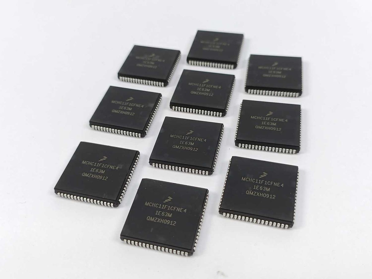 Freescale Semiconductor MCHC11F1CFNE4 Batch of 10 pcs.