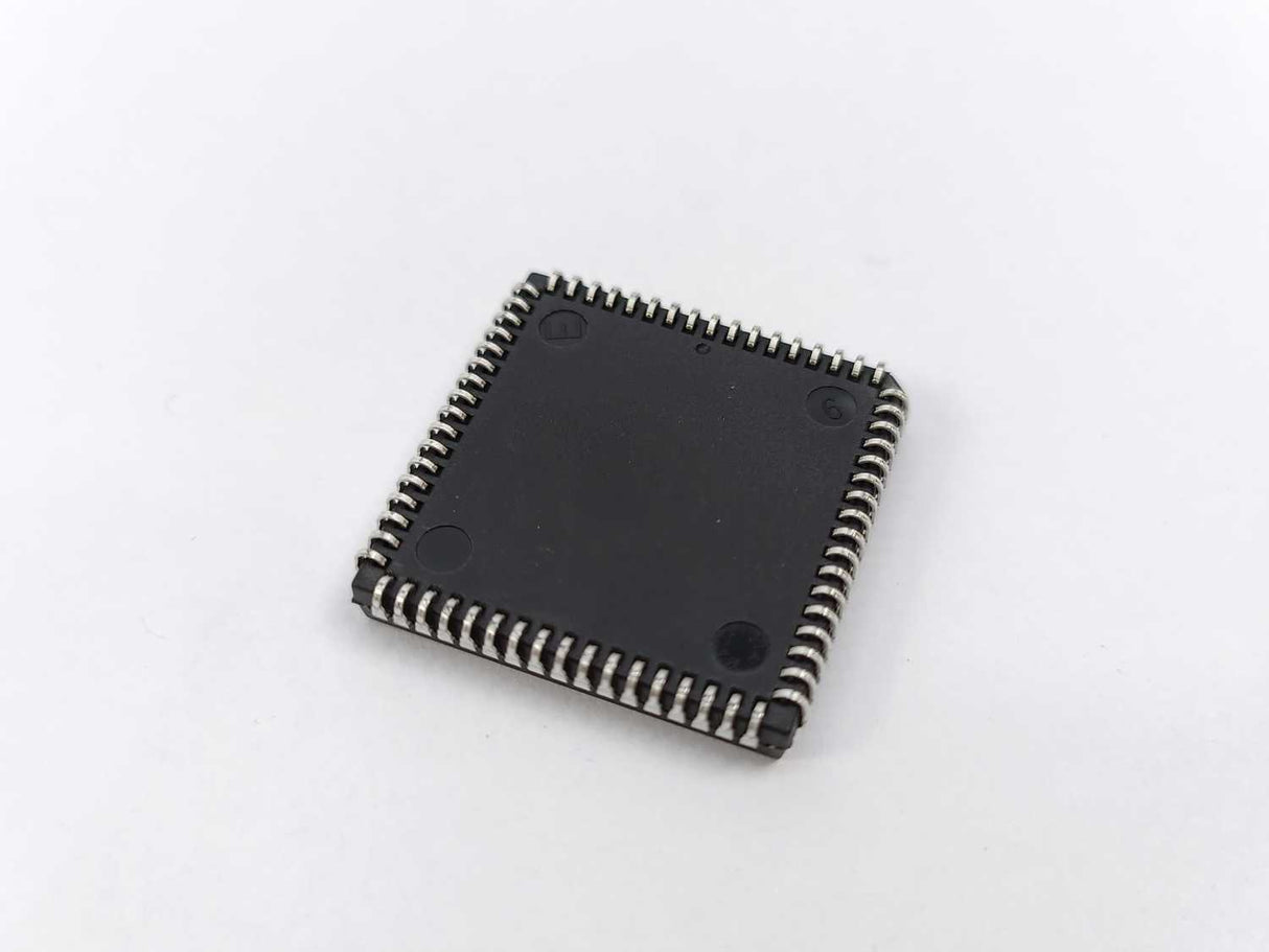 Freescale Semiconductor MCHC11F1CFNE4 Batch of 10 pcs.