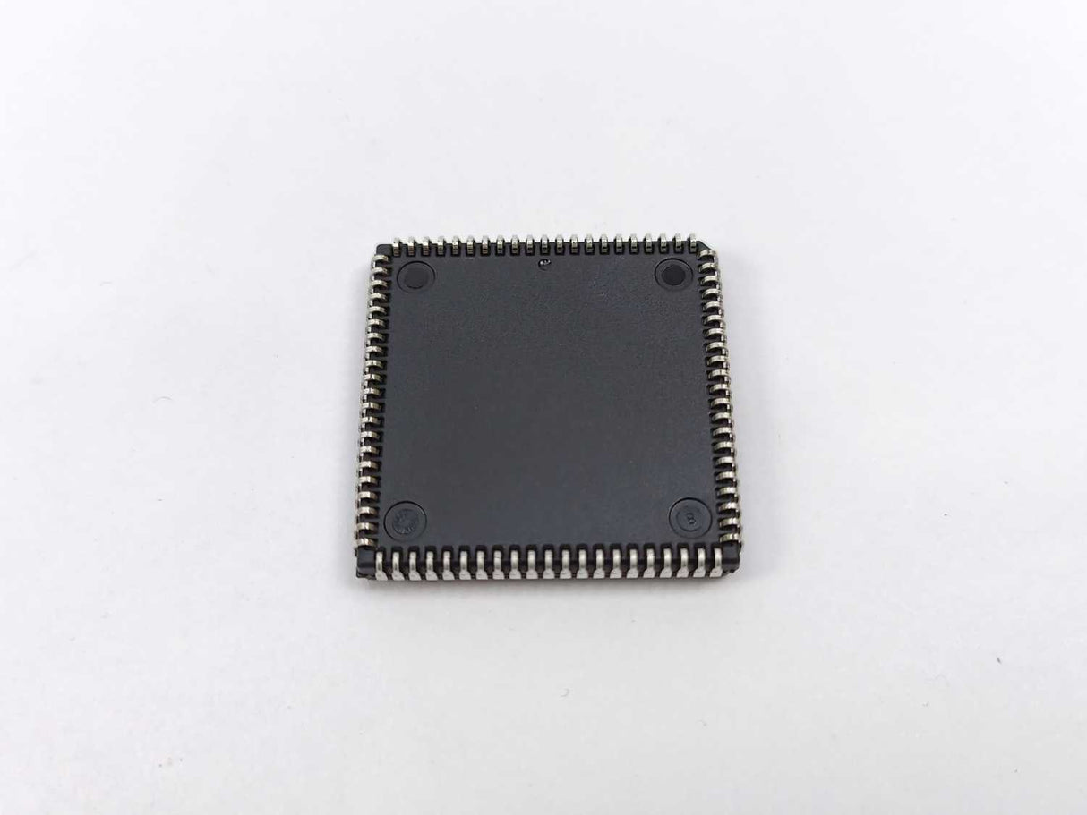 Freescale Semiconductor MC68HC11P1CFNE4 IC Chip. Batch of 5 pcs.