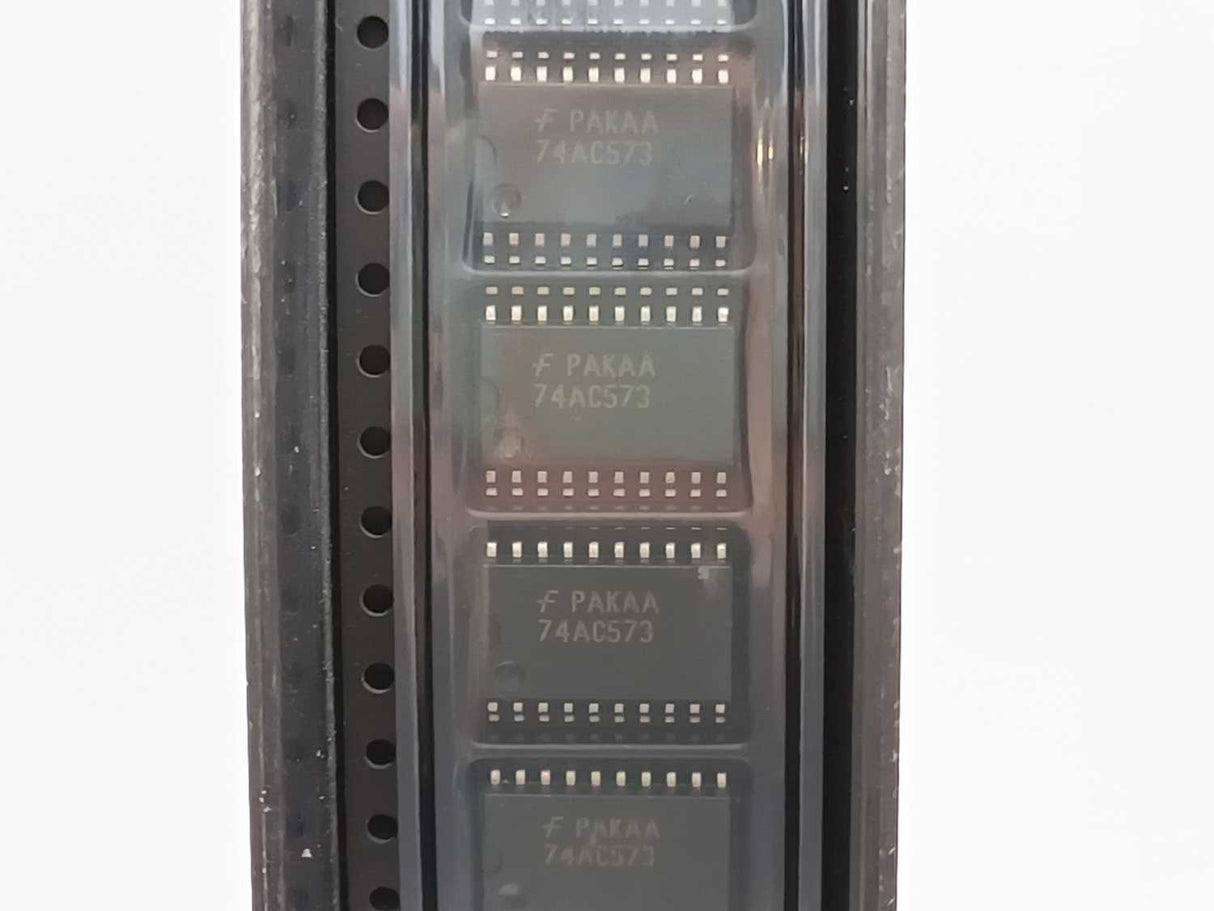 Fairchild Semiconductor 74AC573 Octal Latch w/ 3-STATE Outputs. 900 pcs. Spool