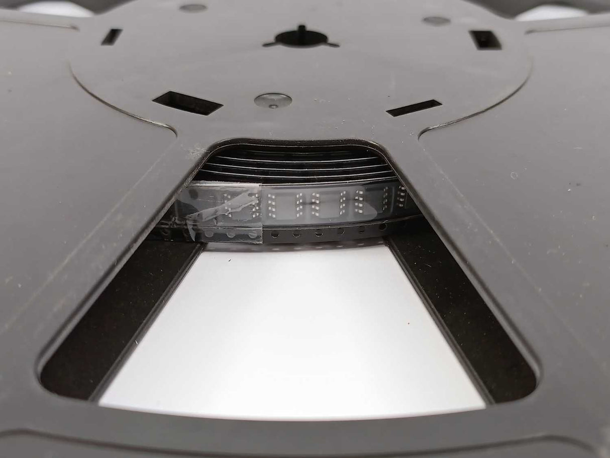 Vishay SI9945AEY-T1-E3 MOSFET. Spool of 200 pcs.