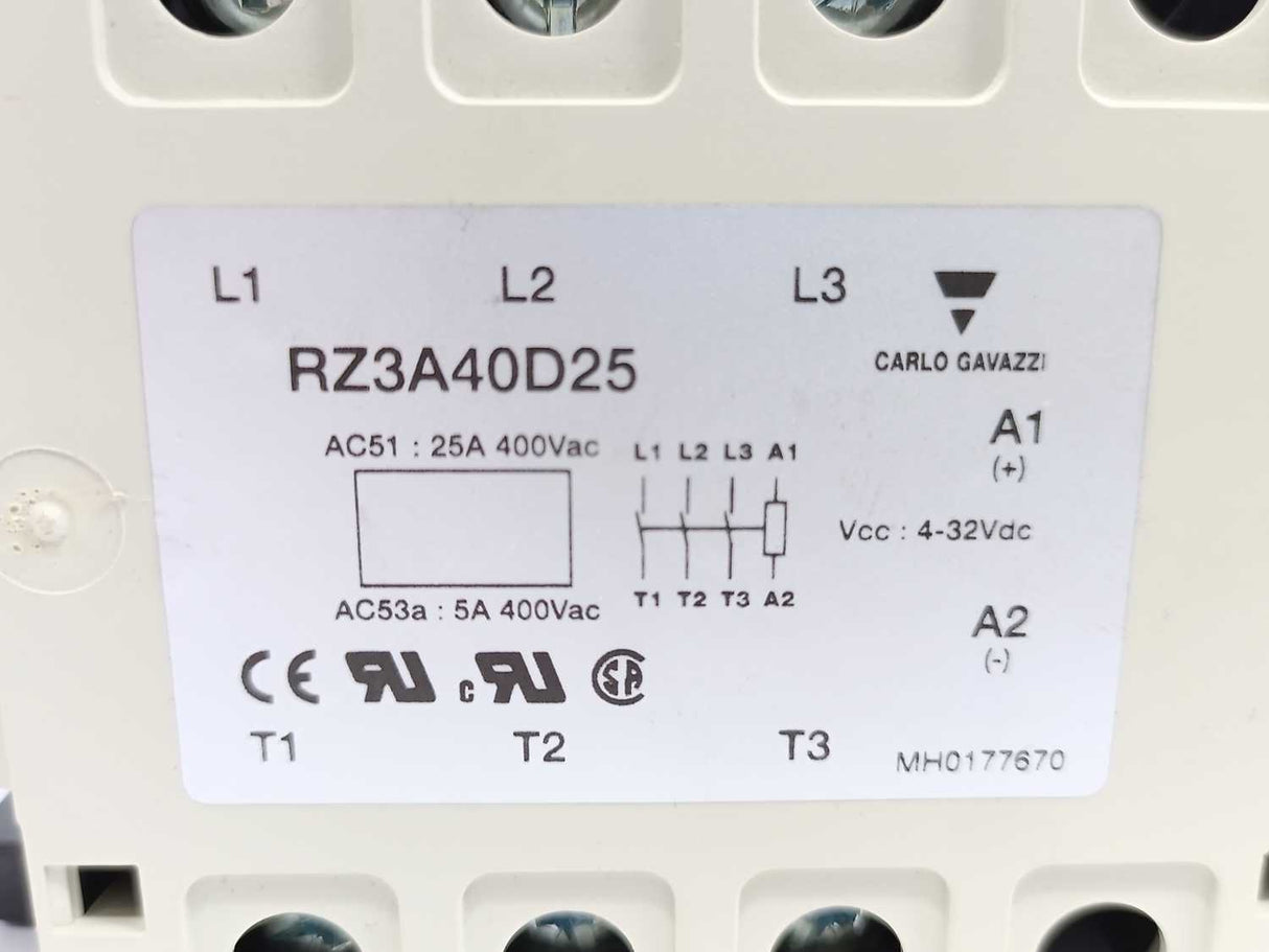 Carlo Gavazzi RZ3A40D25 3-Pole Panel Mount SSR