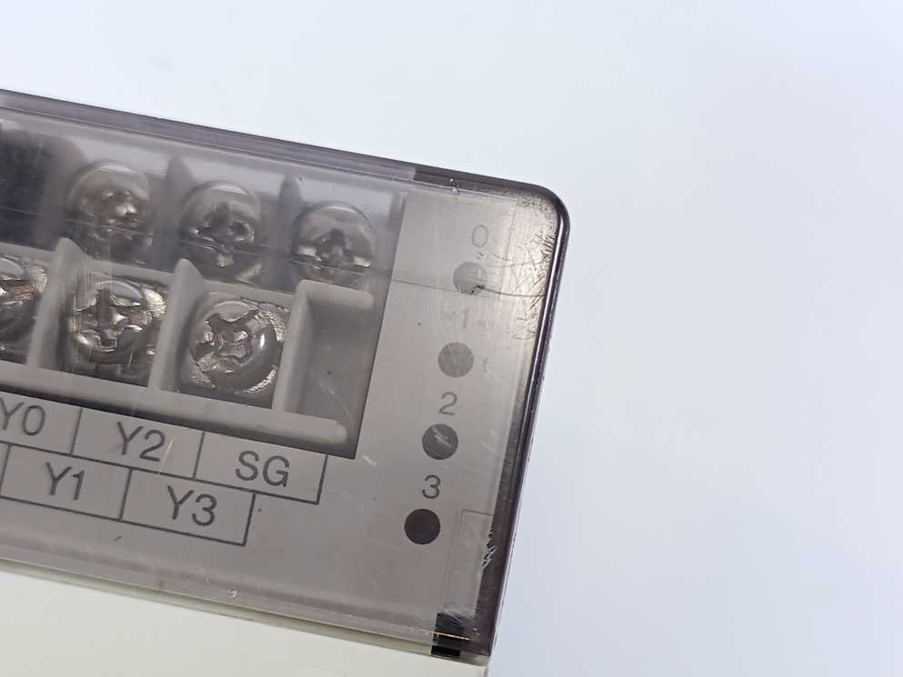Mitsubishi FX-8EYR-ES Programmable Controller