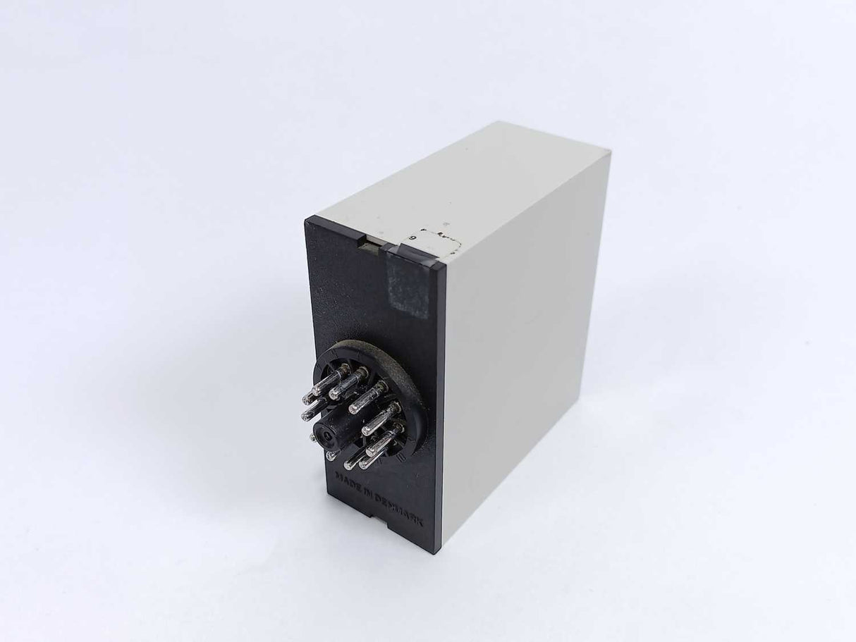 Electromatic S 115 186 230 S-SYSTEM Star-Delta Timer. Supply 195-265 VAC w/ Base
