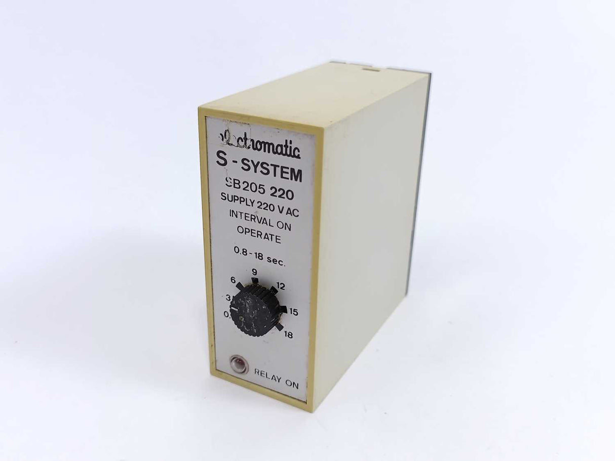 Electromatic SB 205 220 Interval On Operate Relay. 0,8-18 sec.
