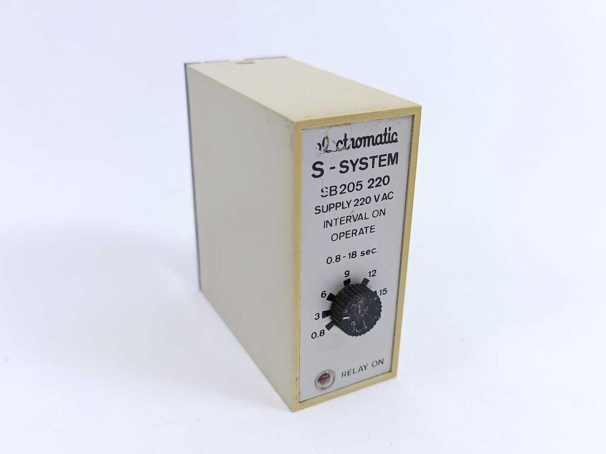 Electromatic SB 205 220 Interval On Operate Relay. 0,8-18 sec.
