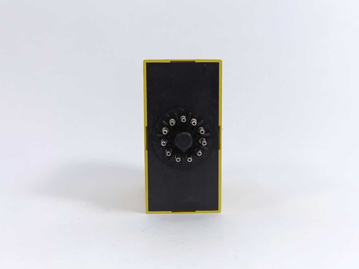 Unic MC-210 Voltage Relay