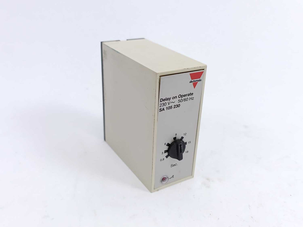 Carlo Gavazzi SA 105 230 Relay. Delay on Operate, 230 VAC, 50/60Hz