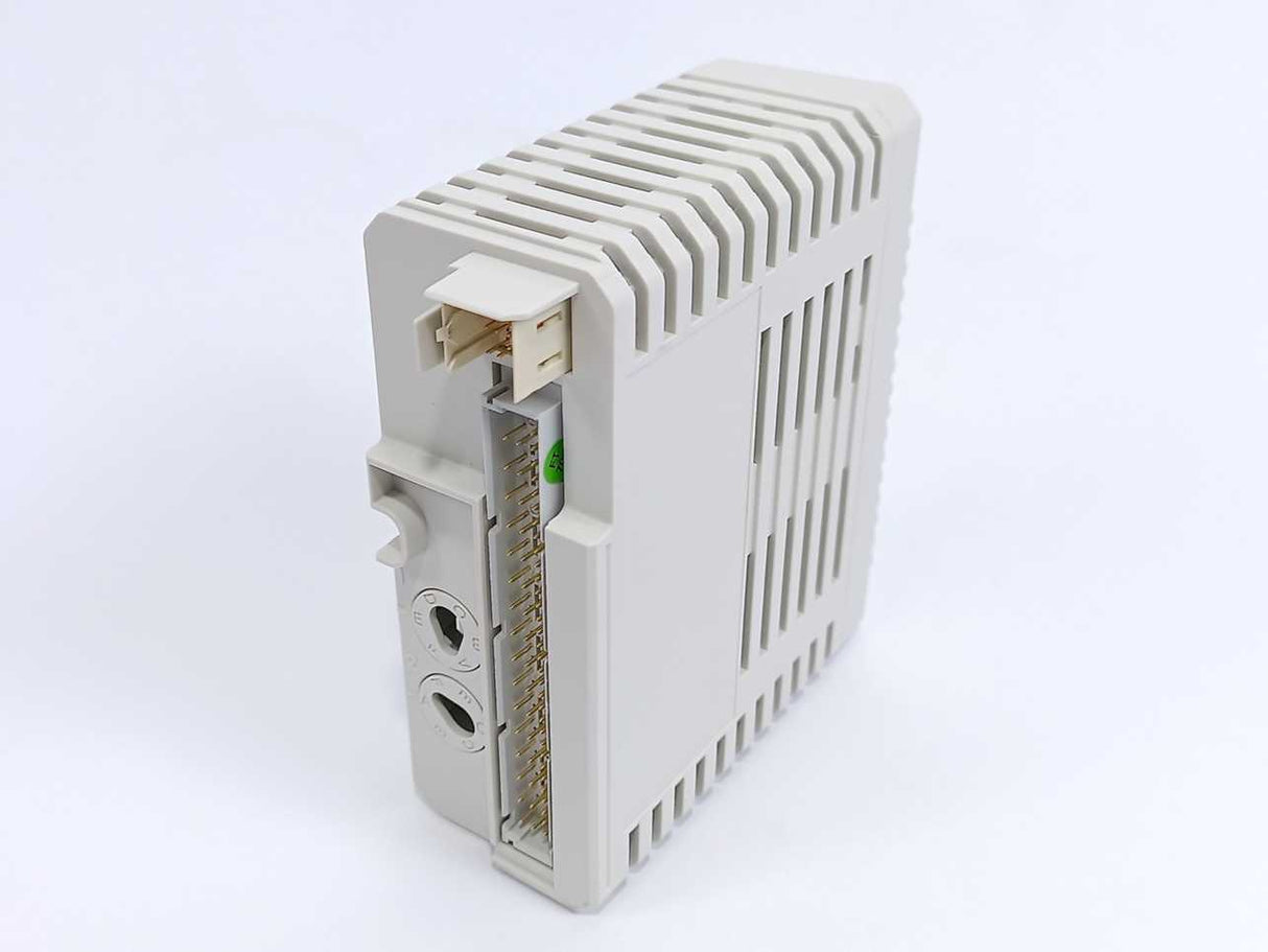 ABB 3BSE069053R1 DO818 Digital Output 24V 32 ch