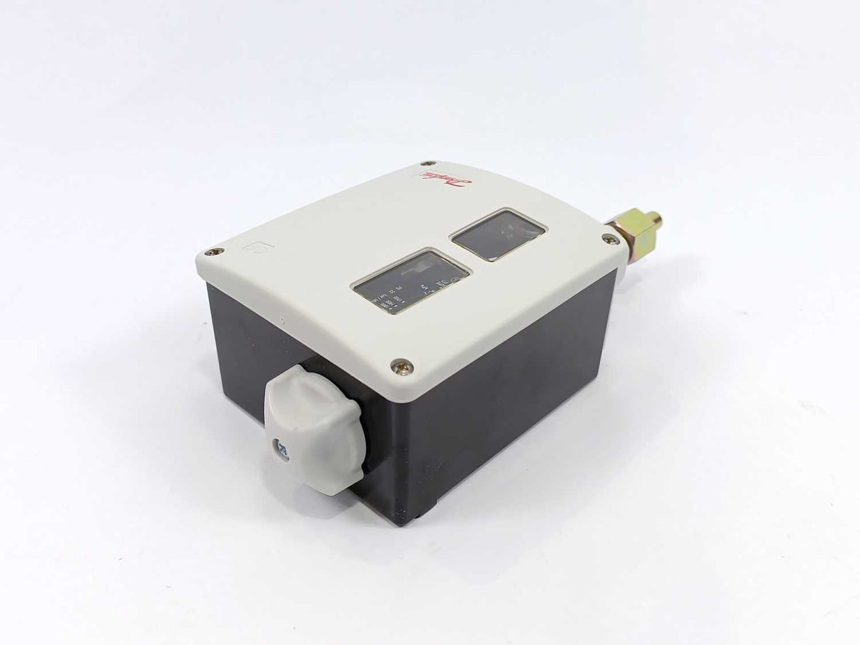 Danfoss 017-525566 Pressure Control RT5 w/ Switch SPDT 017-424066