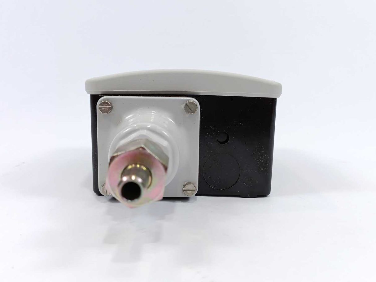 Danfoss 017-525566 Pressure Control RT5 w/ Switch SPDT 017-424066