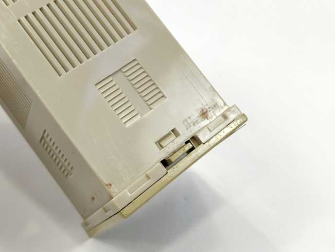 OMRON E5CS-R1PX-DIN Temperature Controller