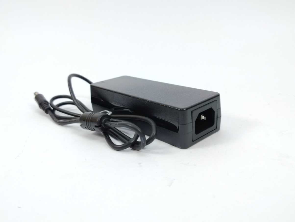 Mean Well GST60A15-P1J AC-DC Industrial desktop adaptor, Output 15Vdc at 4A