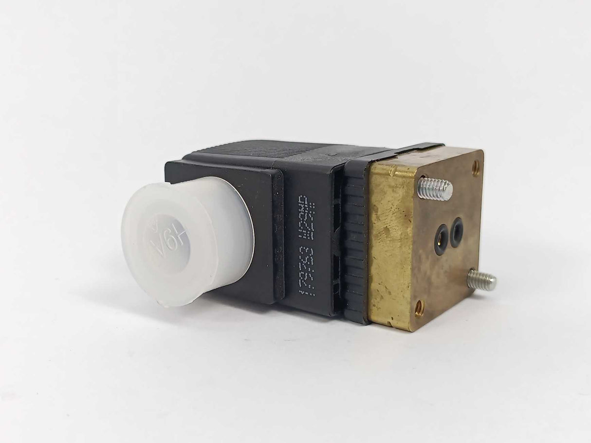 Burkert 00332004 6013 A 3,0 FKM FLNSCH PN 0- 4bar 24V 50Hz 8W