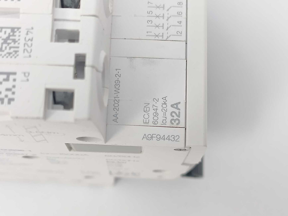 Schneider Electric A9F94432 Miniature Circuit Breaker 32A