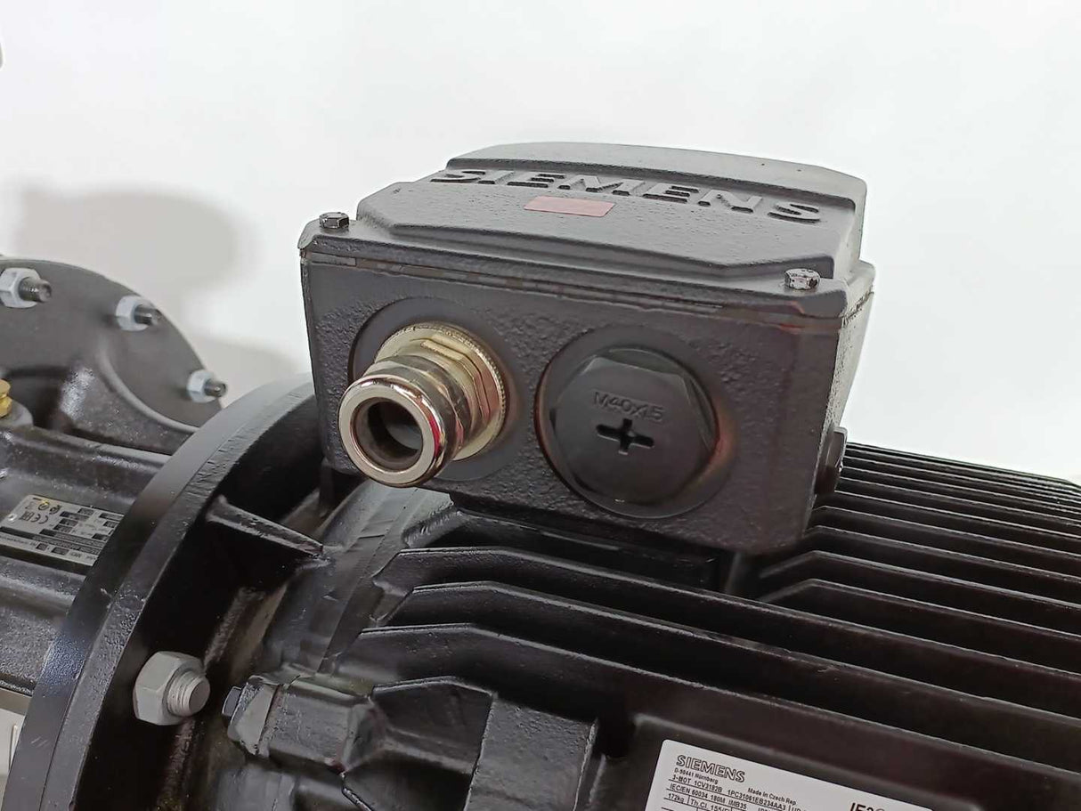 GRUNDFOS 97781523 NB 100-315/295 AAF2AESBAQEPW3 Pump