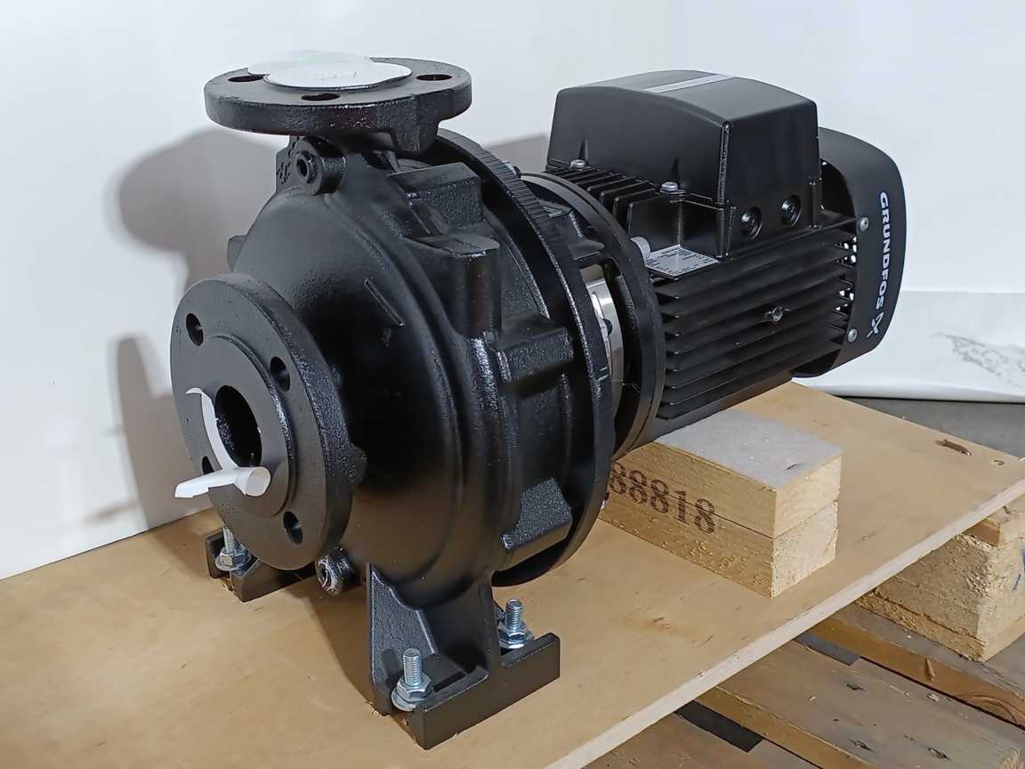 GRUNDFOS 92683913 Pump with Motor, p/t 16/120 bar/Cmax