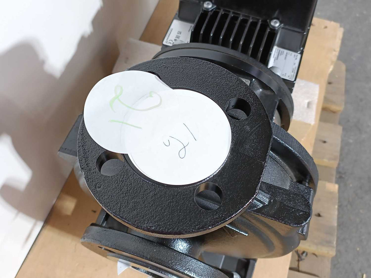 GRUNDFOS 92683913 Pump with Motor, p/t 16/120 bar/Cmax