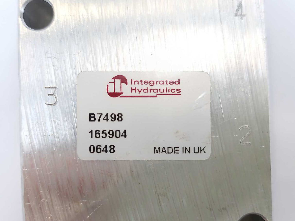 IH B7498 Hydraulic Valve Block