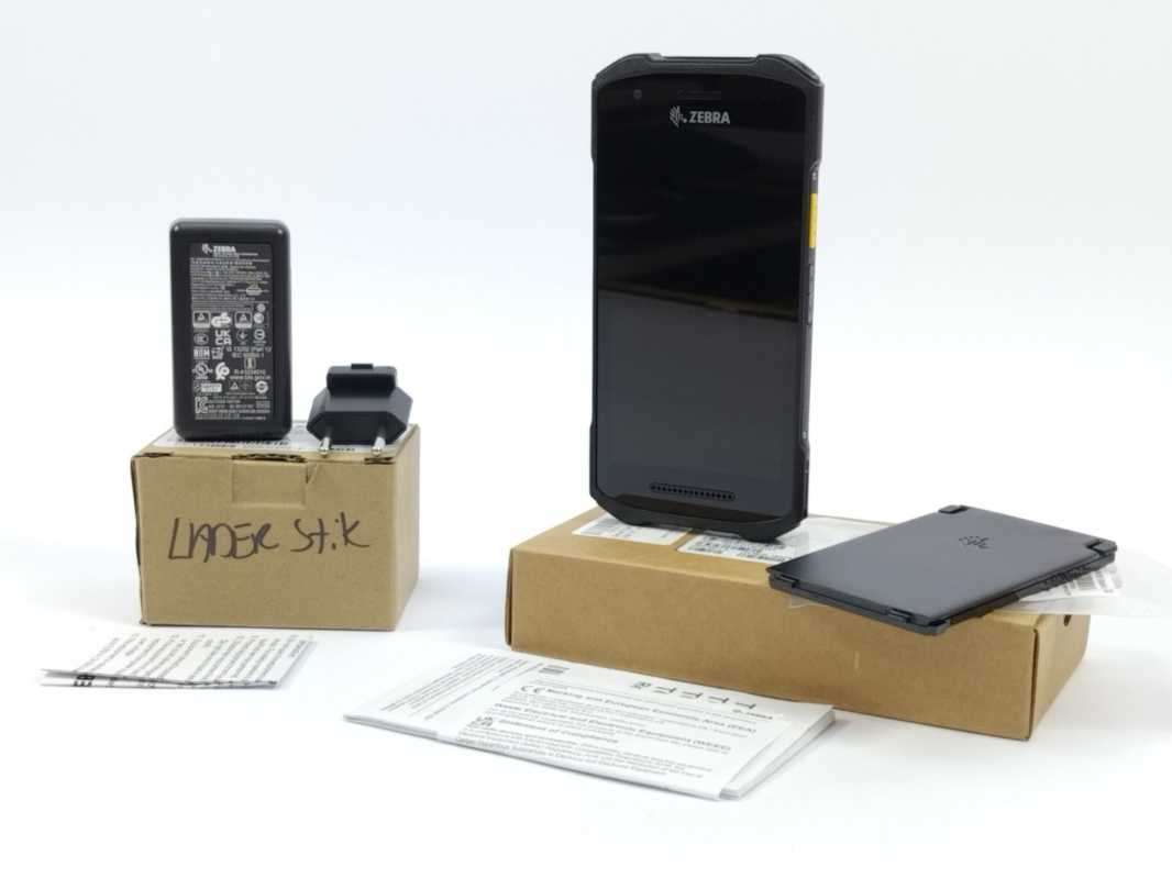 Zebra TC26BK-11A422-A6 Barcode scanner with adapter and battery TC26BK