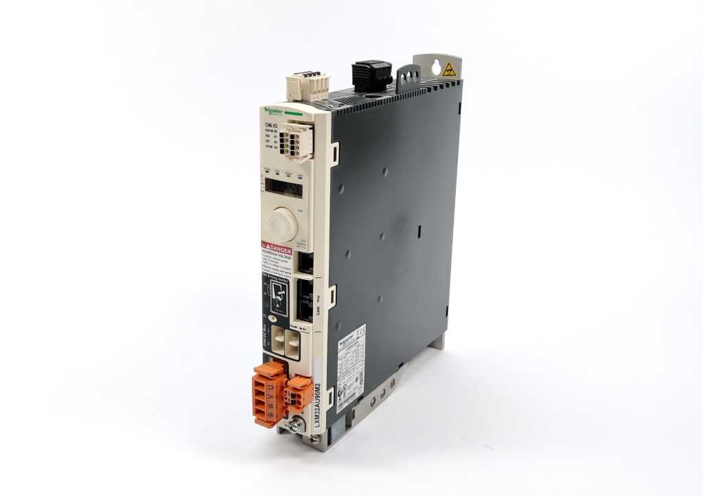 Schneider Electric LXM32AU90M2 Lexium LXM32A Motion Servo Driver