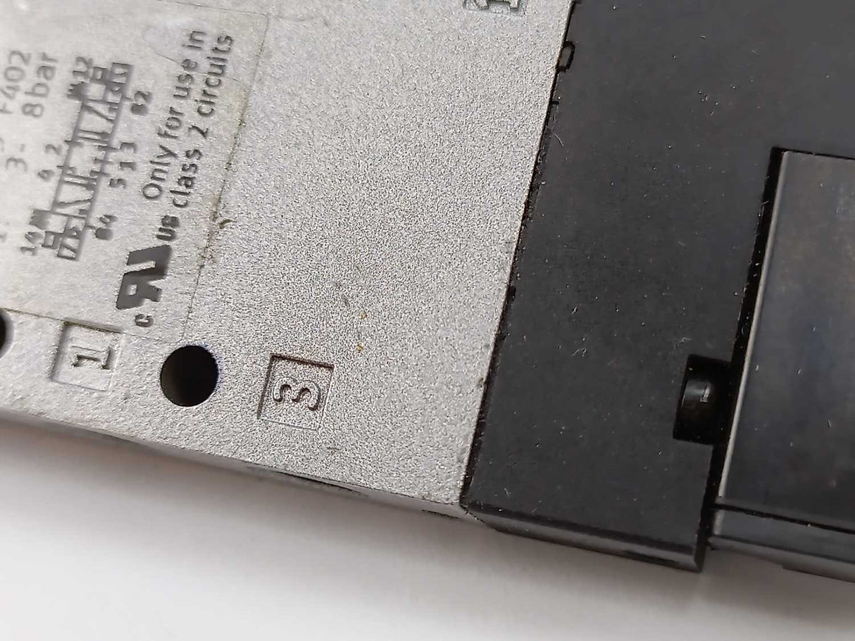 Festo 533153 CPE10-M1BH-5/3G-QS6-B Solenoid Valve