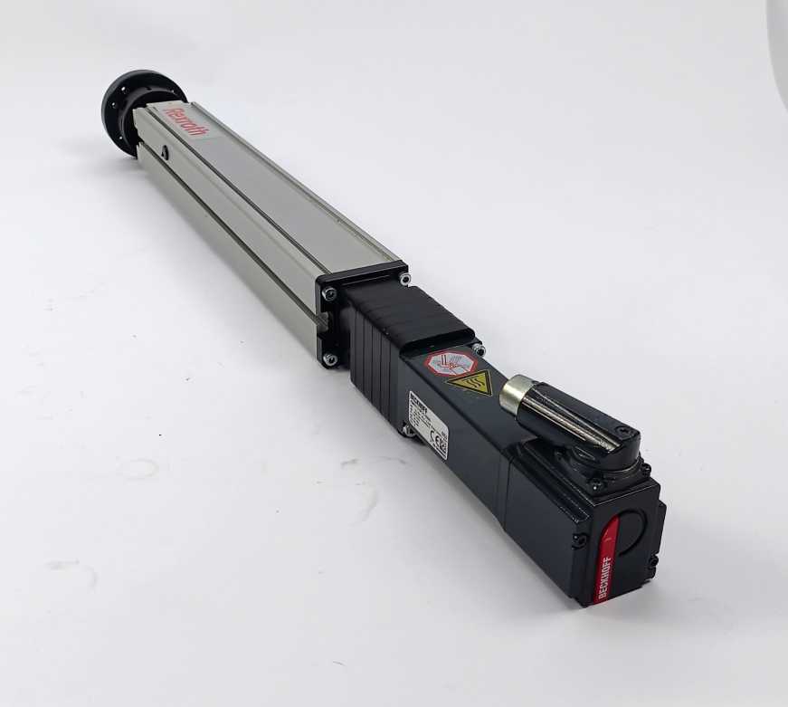 Beckhoff AM8111-0F21-0000 Servo Motor w/ Bosch Rexroth R030505648 VKK-050-NN-1