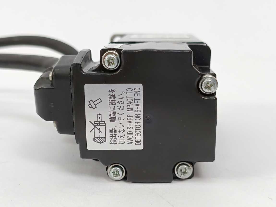 Mitsubishi HF-KP13 AC Servo Motor IN: 3AC, 106V, 0,8A, Out: 100W, 3000r/min