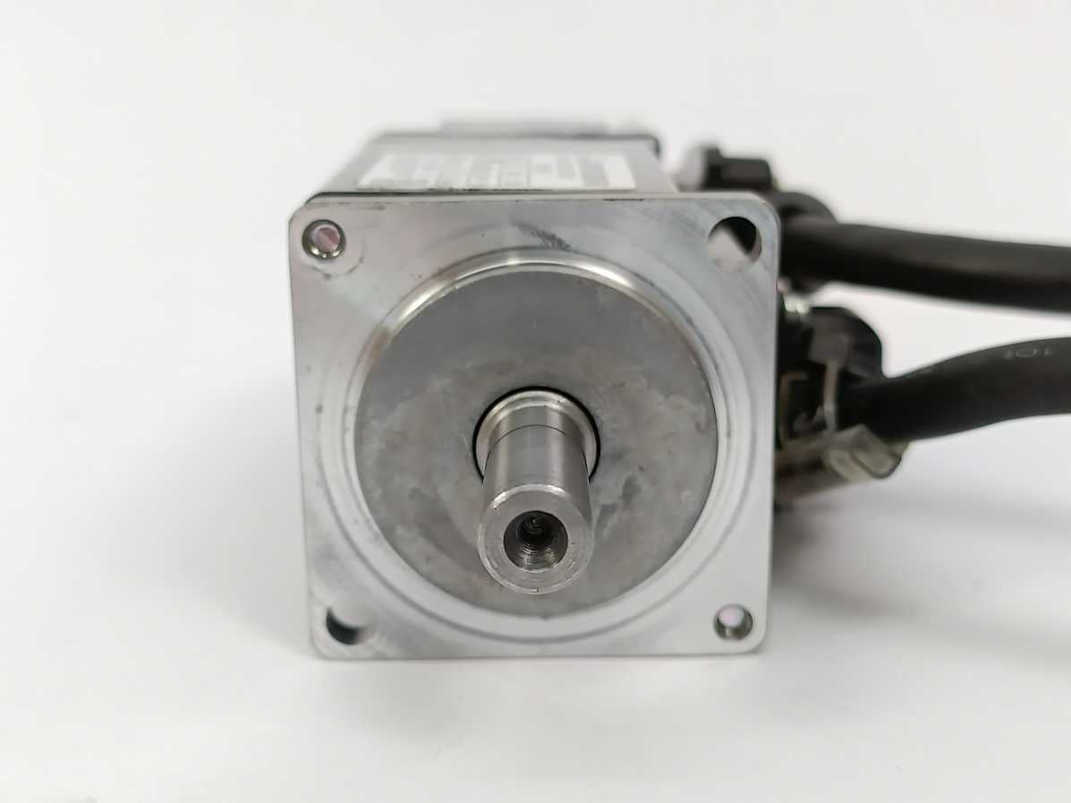 Mitsubishi HF-KP13 AC Servo Motor IN: 3AC, 106V, 0,8A, Out: 100W, 3000r/min