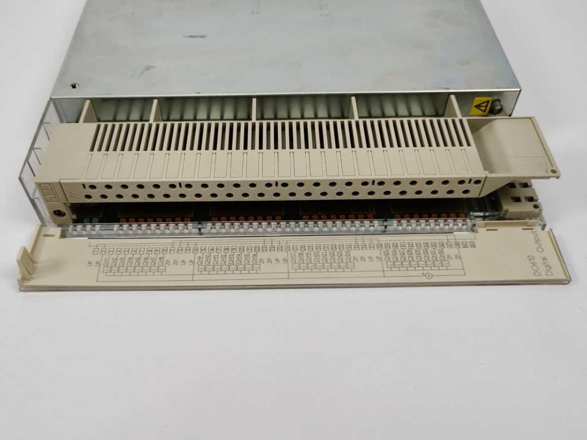 ABB 3BHT300006R1 DO610 Digital Output Module