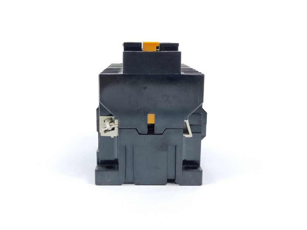 TELEMECANIQUE CA2-DK122 CONTROL RELAY 600V MAX, 24V, 50Hz