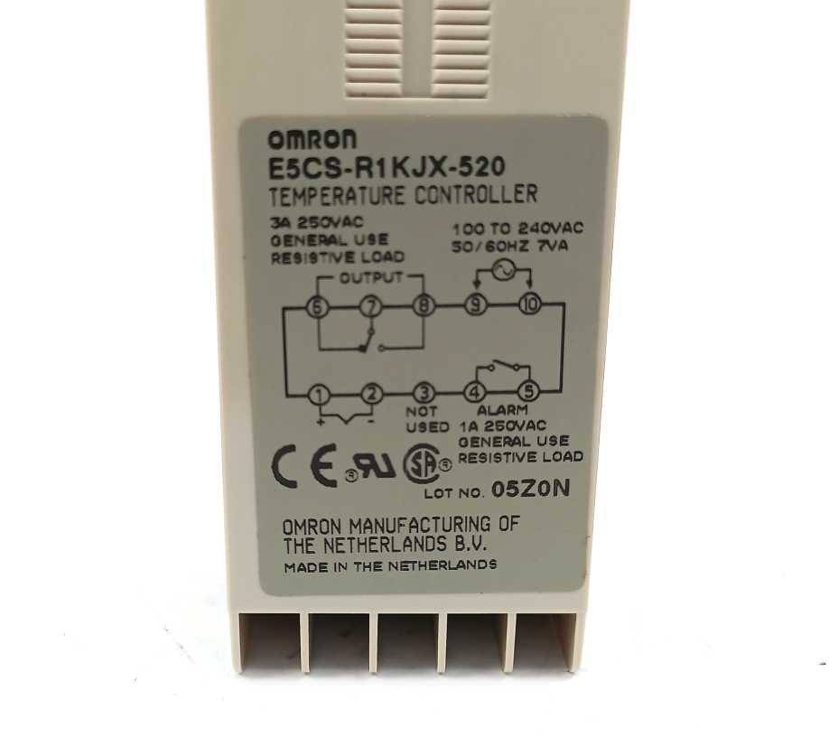 OMRON E5CS-R1KJX-520 Temperature Controller