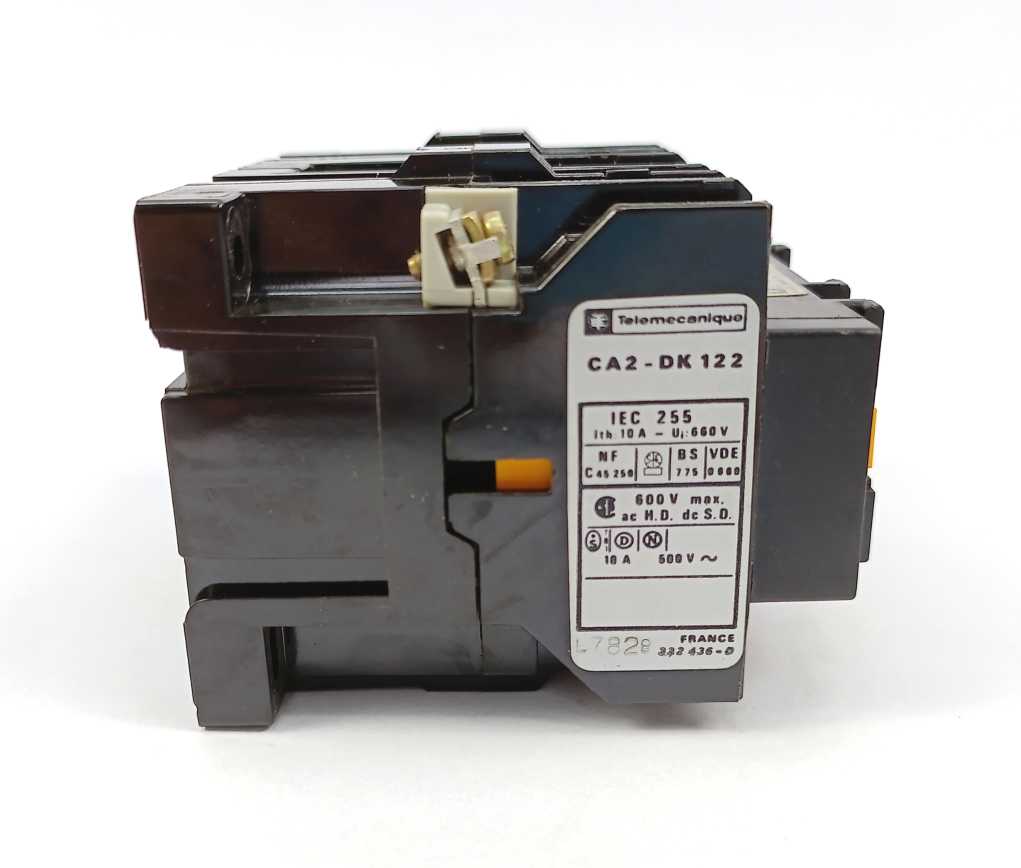 TELEMECANIQUE CA2-DK122 CONTROL RELAY 600V MAX, 24V, 50Hz