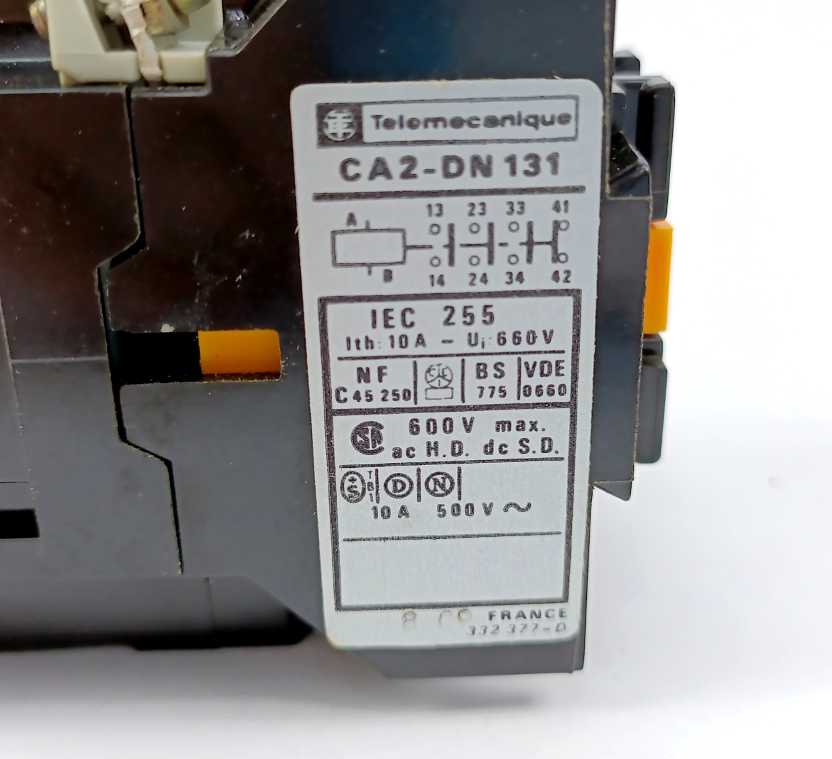 TELEMECANIQUE CA2-DN131 CONTROL RELAY, 24V, 50Hz