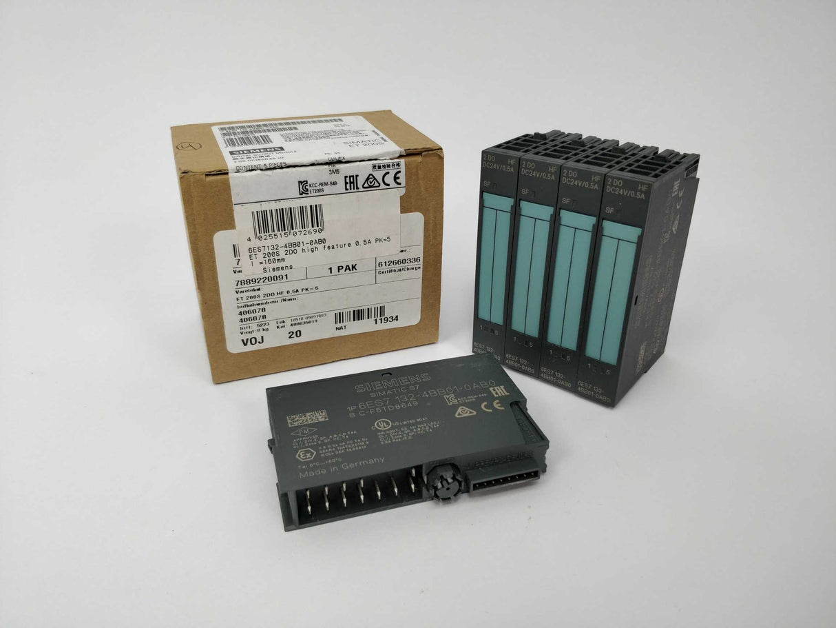 Siemens 6ES7 132-4BB01-0AB0 Digital Output Module Pack of 5 Pieces