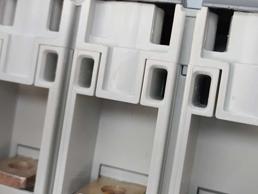 ABB 1SDA068178R1 XT4N 250 BREAKING PART 4p F F