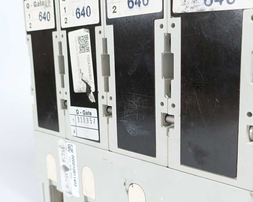 ABB 1SDA100548R1 XT5D 400 4p F F Switch-Disconnector