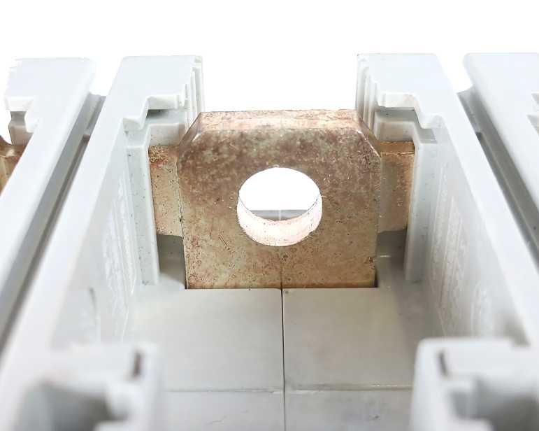 ABB 1SDA100548R1 XT5D 400 4p F F Switch-Disconnector