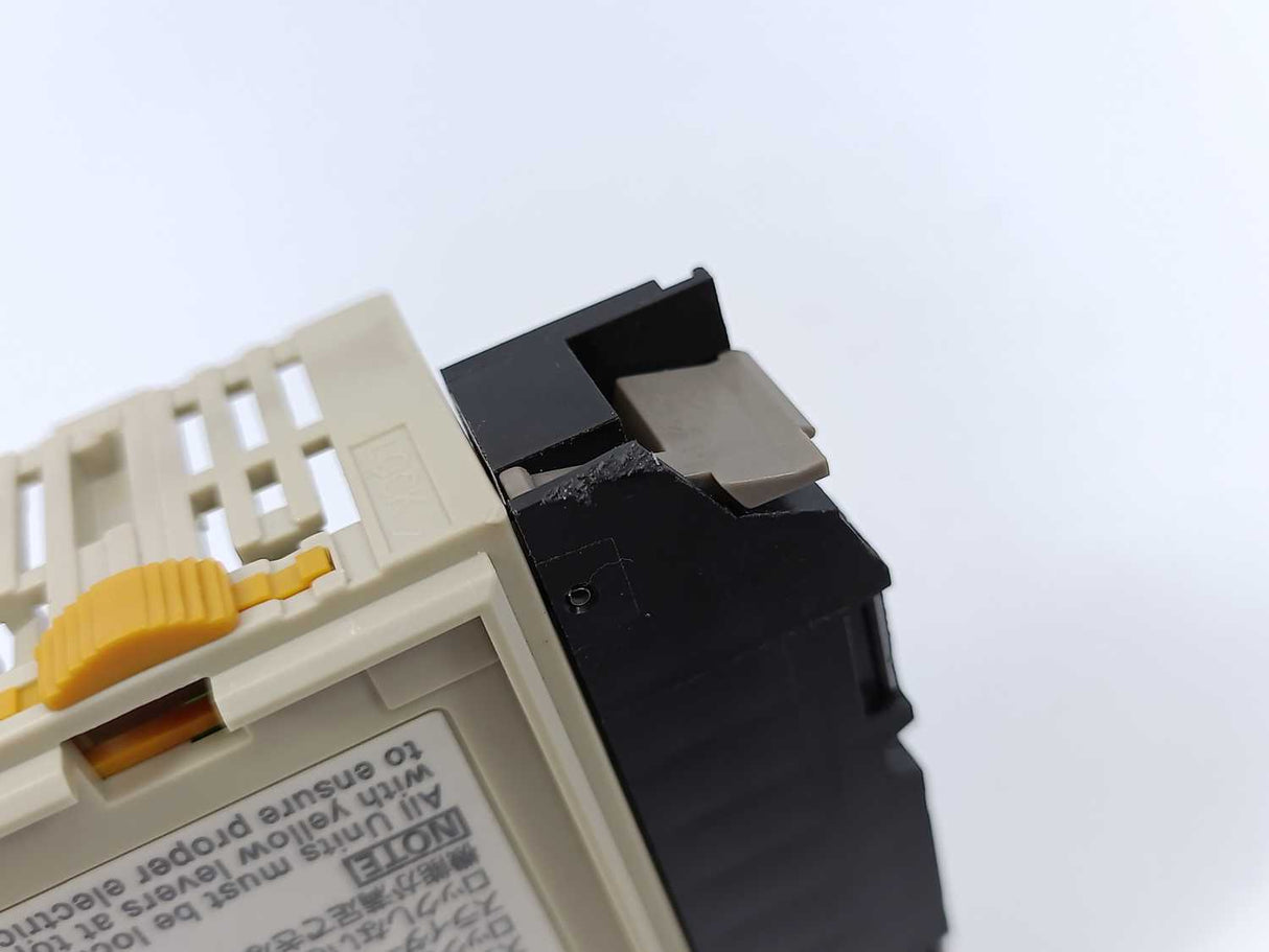 OMRON CQM1-OD214 Output Unit