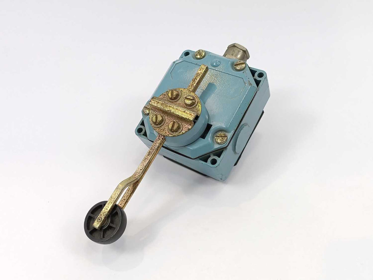 TELEMECANIQUE XC2-R 63140 Limit Switch