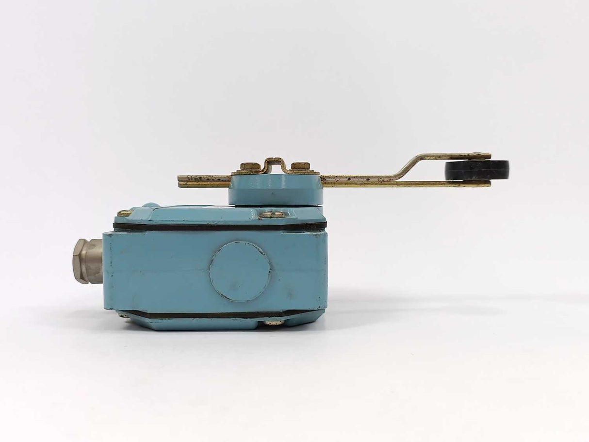 TELEMECANIQUE XC2-R 63140 Limit Switch