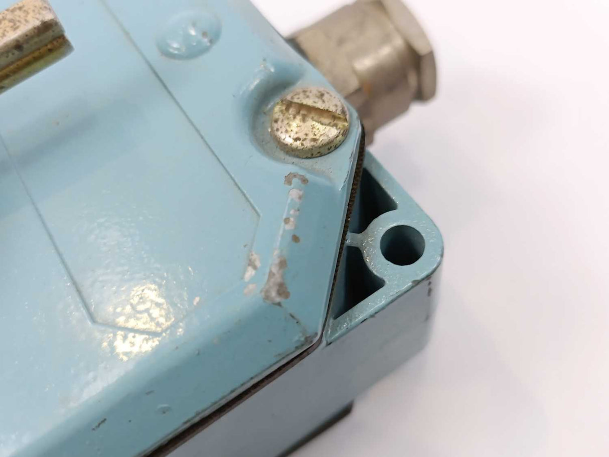 TELEMECANIQUE XC2-R 63140 Limit Switch