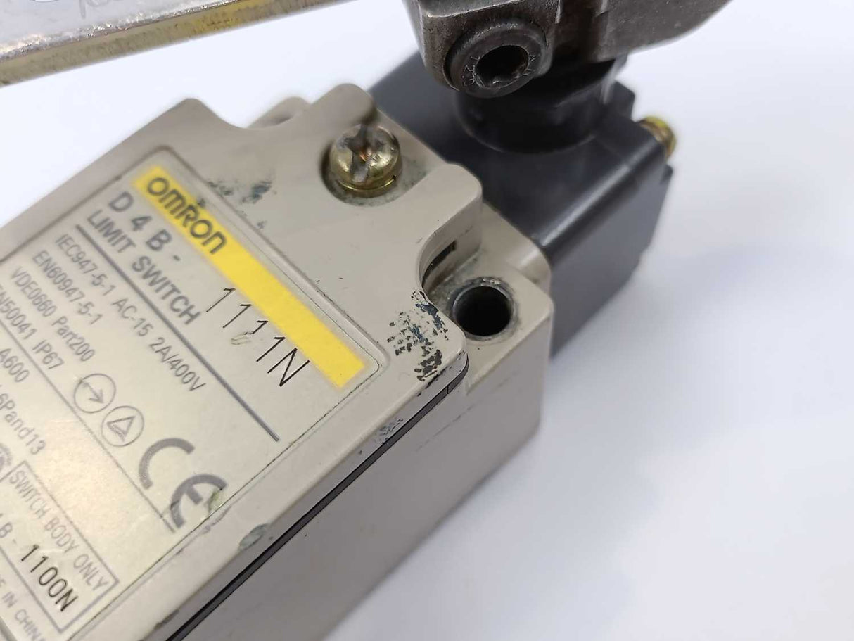 OMRON D4B-1111N Limit Switch