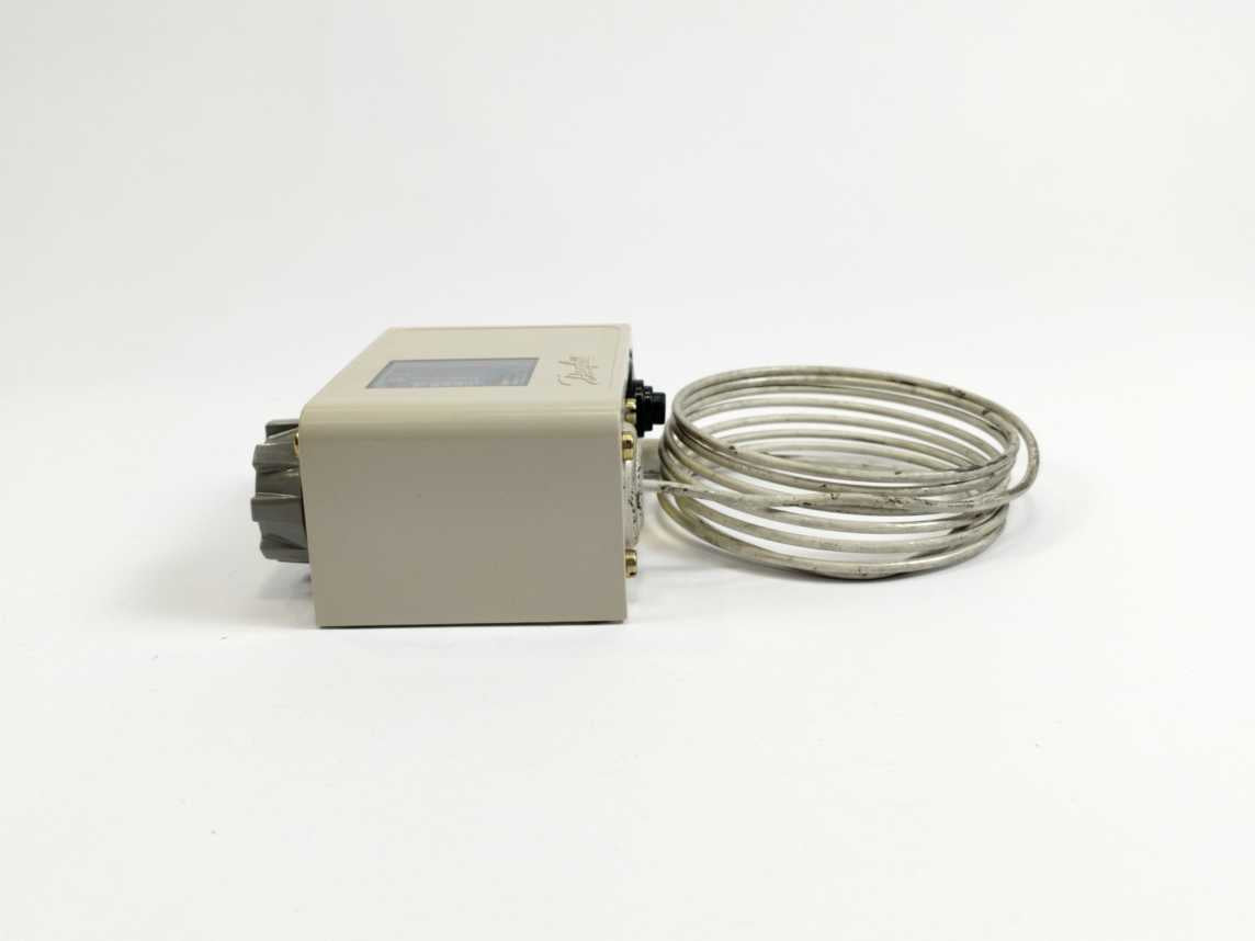 Danfoss 060L1121 KP77 Thermostat