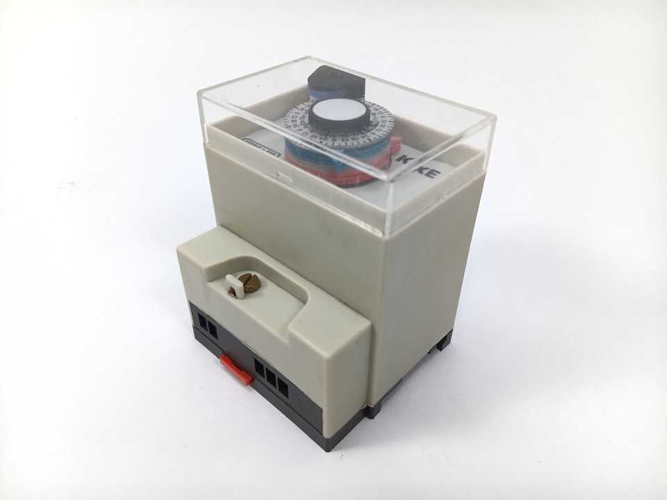 GRÄSSLIN V 73 TU Electromechanical Analogue Time Switch / Timer Relay