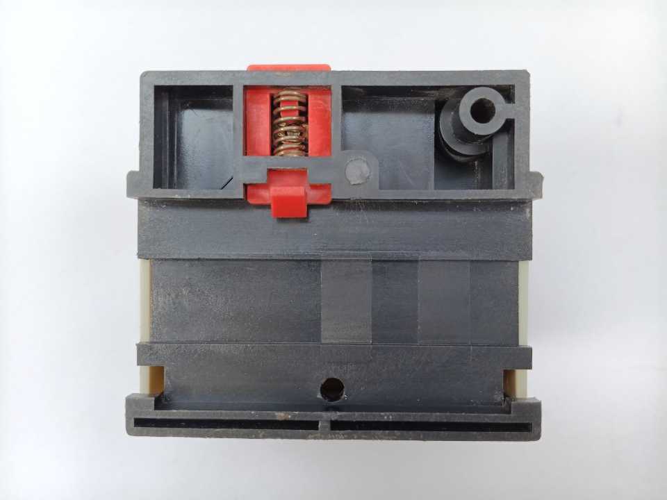 GRÄSSLIN V 73 TU Electromechanical Analogue Time Switch / Timer Relay