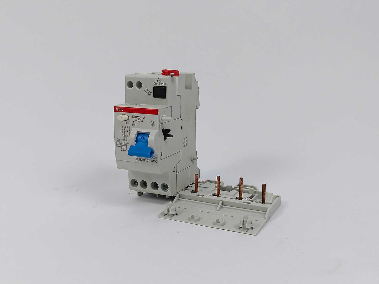 ABB 2CSB204101R3400 DDA204 A-40/0.3 RCD block