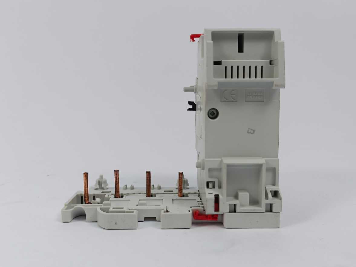 ABB 2CSB204101R3400 DDA204 A-40/0.3 RCD block